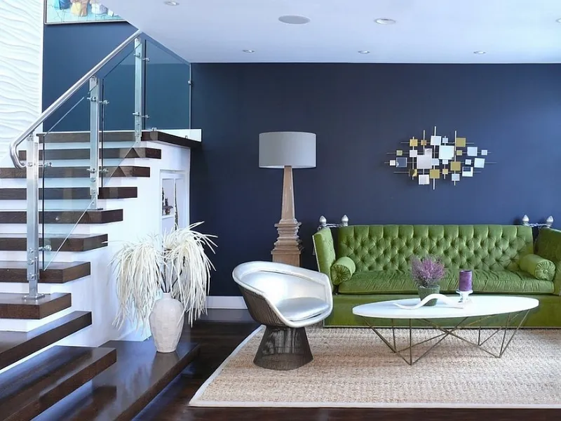 Deciso accostamento di colore all'interno di una zona living