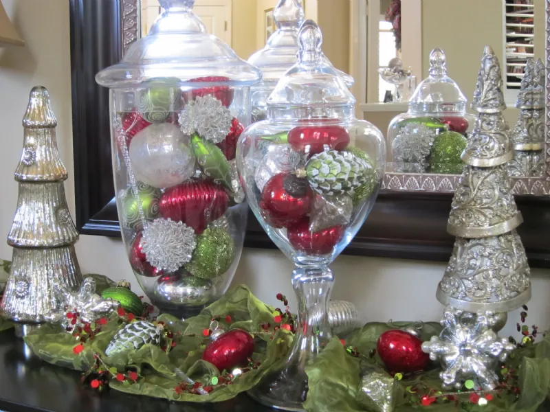 Vasi natalizi decorati