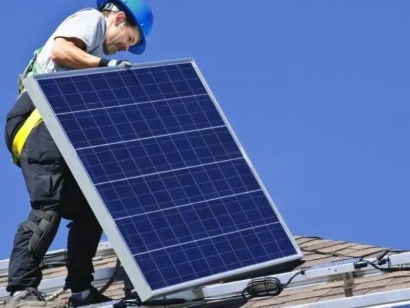 Installatore dei pannelli solari