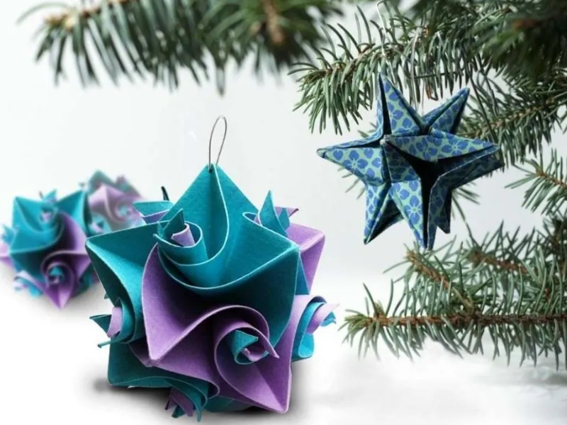 Origami per decorare l'albero di Natale