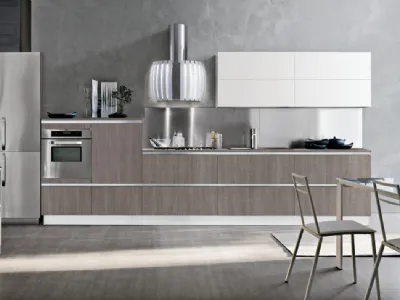 blocco cucina bianco e marrone con cappa design e forno a incasso