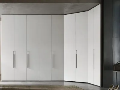 Maronese - Wall Battente: una vasta gamma di finiture, materiali e colori