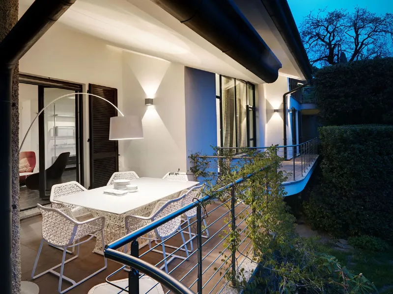 balcone con punti luce
