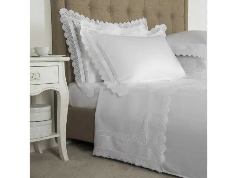 lenzuolo con pizzo macramè