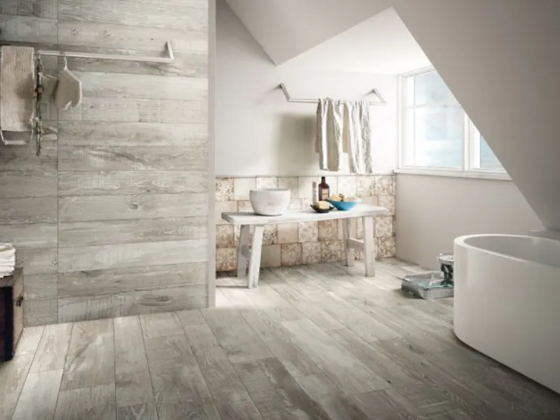 Le piastrelle del bagno moderno