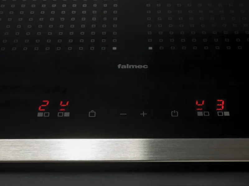 Comandi touch con display LED del sistema integrato Sintesi