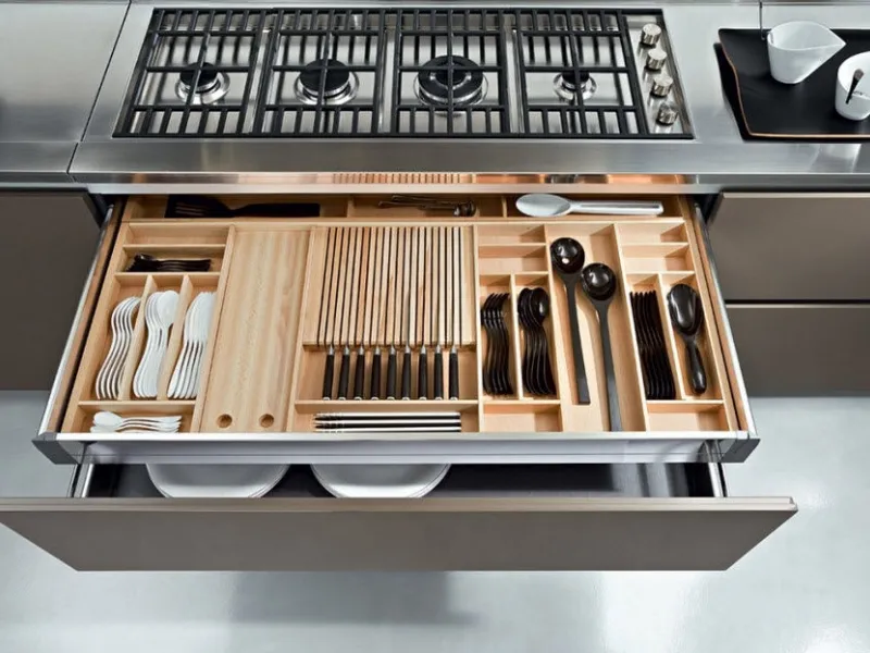 cassetto cucina con accessori