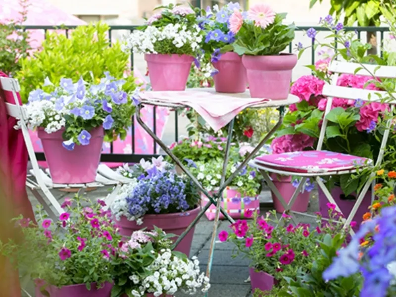 Arredare il balcone con i fiori