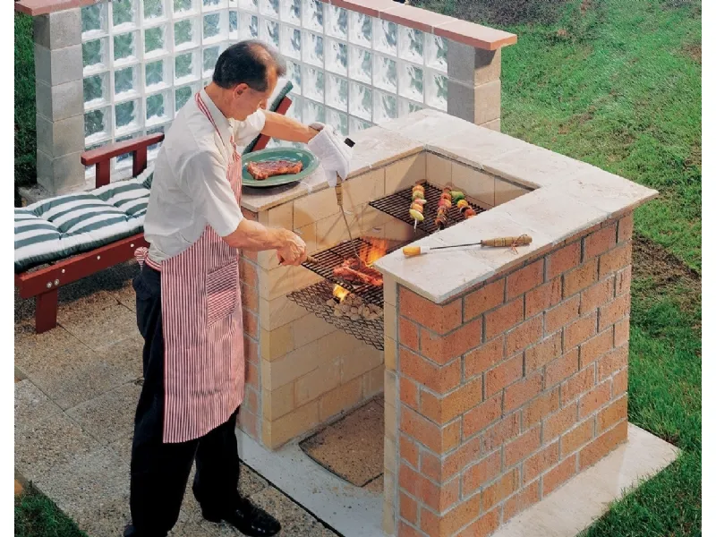 Barbecue da giardino in muratura