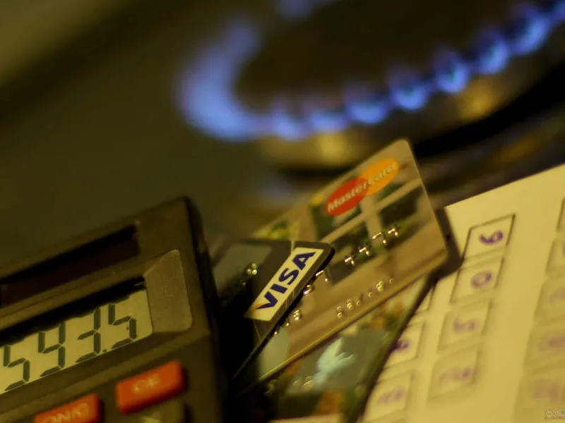 Luce e gas 2016 in calo: i motivi