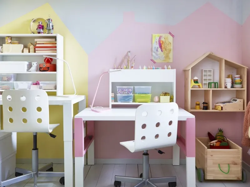 La scrivania Påhl di Ikea si alza da 59 a 72 cm