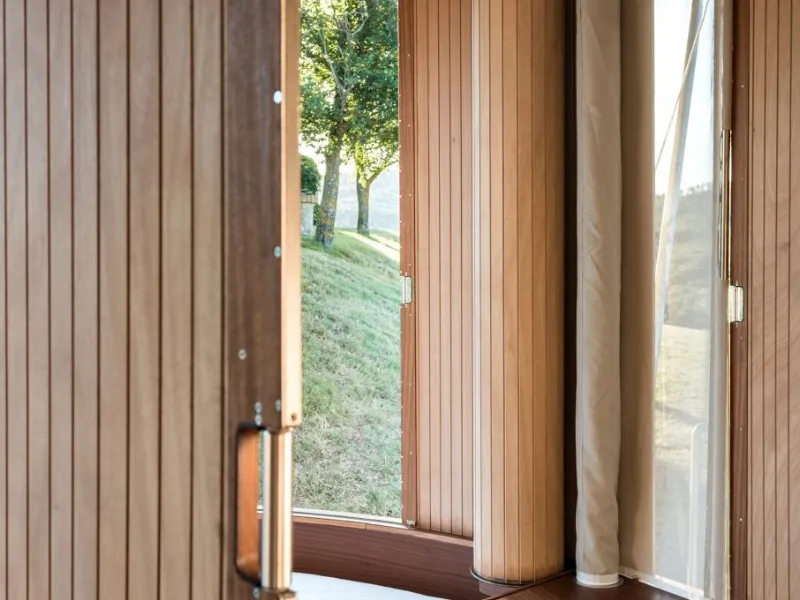 Gli interni di Casa Ojalá in Toscana