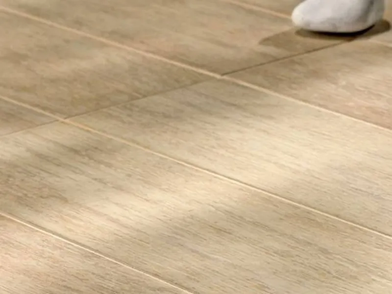 Piastrelle effetto legno