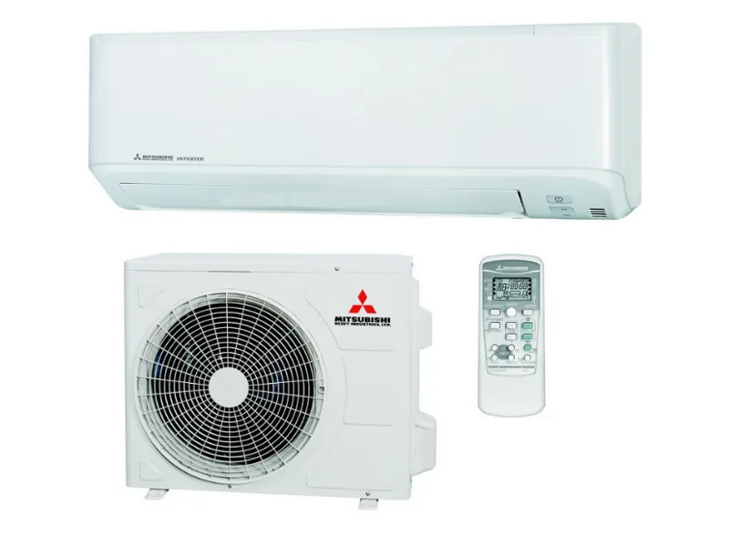 climatizzatore Mitsubishi bianco chiuso su parete di sfondo azzurra