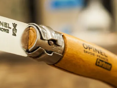 coltello a serramanico in legno opinel