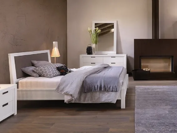 Linee squadrate per l’arredo Quadra by Devina Nais con testata letto imbottita