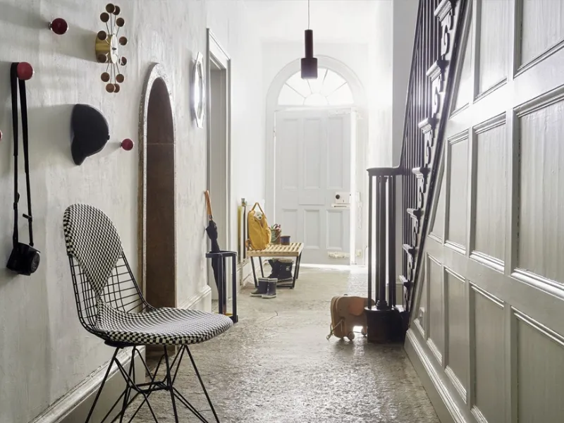 Appendiabiti da parete moderno in legno Coat Dots di Hella Jongerius, Vitra