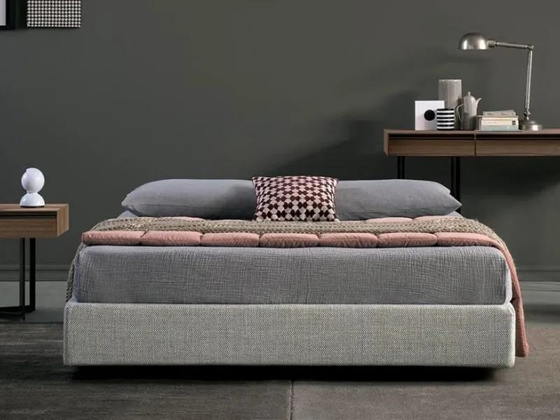 Minimale il letto sommier Lulù by Bodema, con morbido giroletto slim e senza testiera