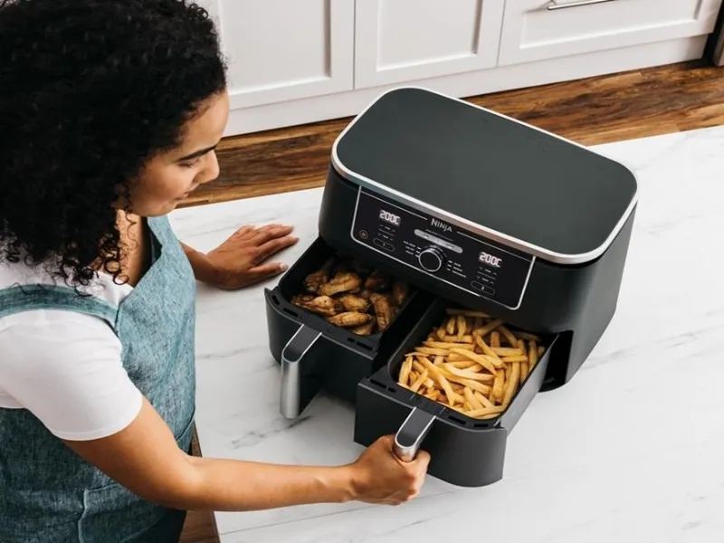 Capienza di 9,5 litri per Ninja Dual Zone MAX AF400EU con due cestelli per doppie cotture