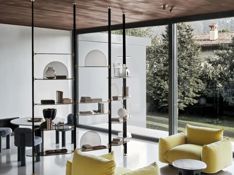 Libreria a giorno divisoria con fissaggio pavimento-soffitto Alba - Arflex
