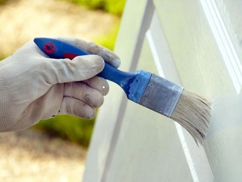 Come verniciare una porta in legno