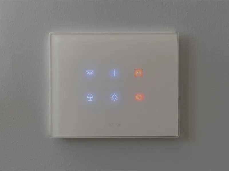 Comando touch per tende e tapparelle