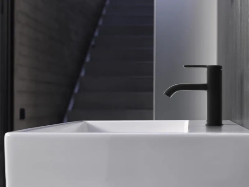 Rubinetto moderno della linea C.1, creata da Kurt Merki Jr., di Duravit