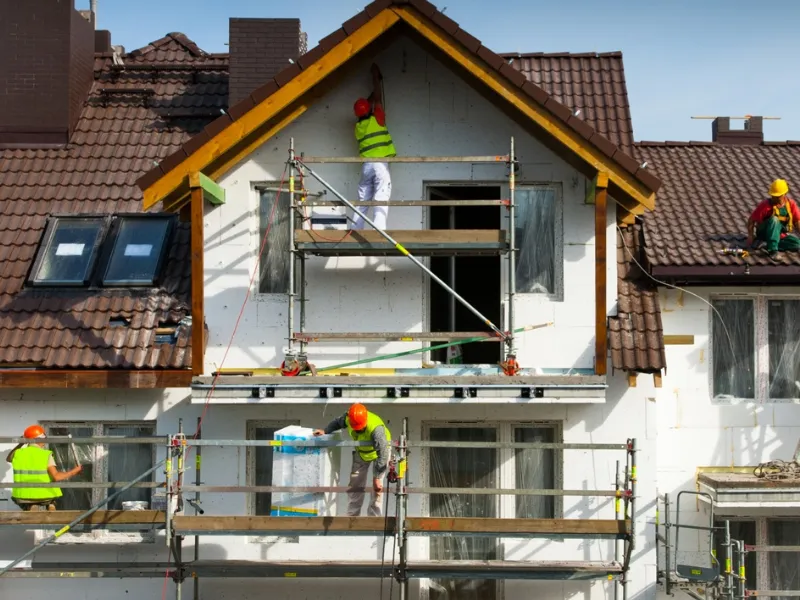 Il rifacimento della facciata di un condominio rientra nella manutenzione straordinaria