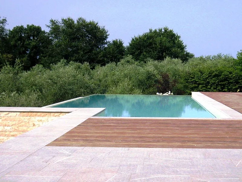 Piscina interrata Infinity View di Baires