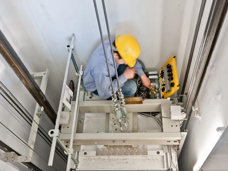 Il controllo periodico dell’efficienza dell’ascensore è manutenzione ordinaria