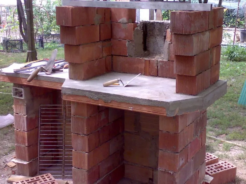 Costruzione barbecue