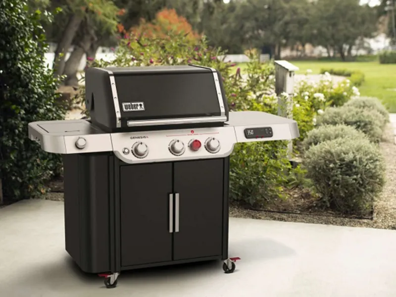 Barbecue a gas modello Genesis II di Weber