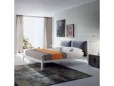 Testata letto con cuscini