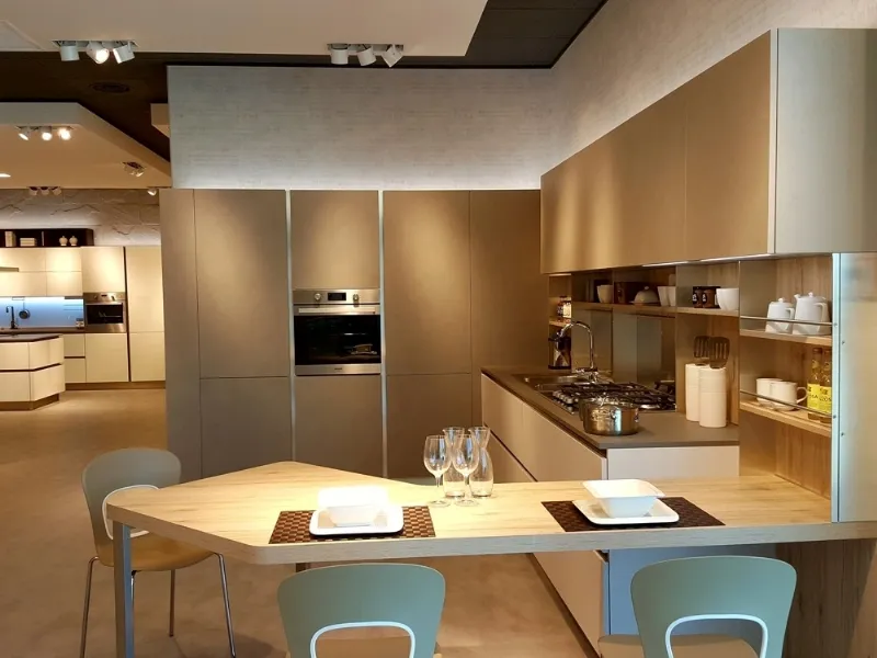 Veneta Cucine in esposizione da Prezioso Casa
