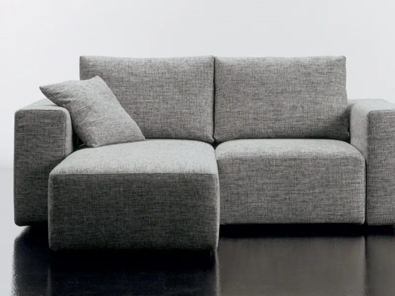 Divani due posti con chaise longue