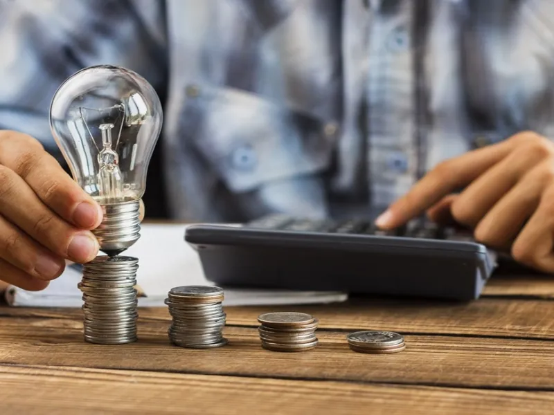 Non accettare contratti di energia elettrica per telefono o nel porta a porta