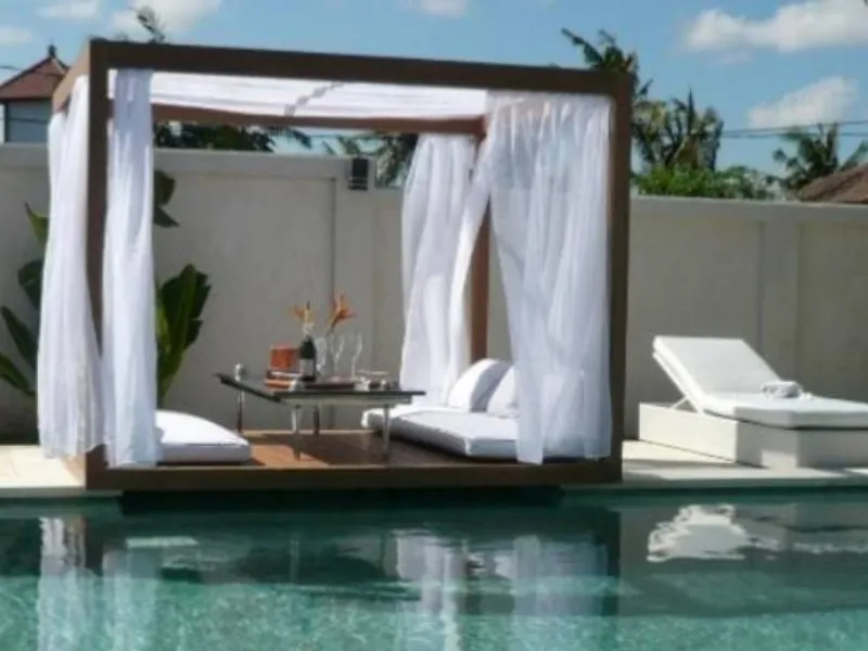 Gazebo in legno e tessuto