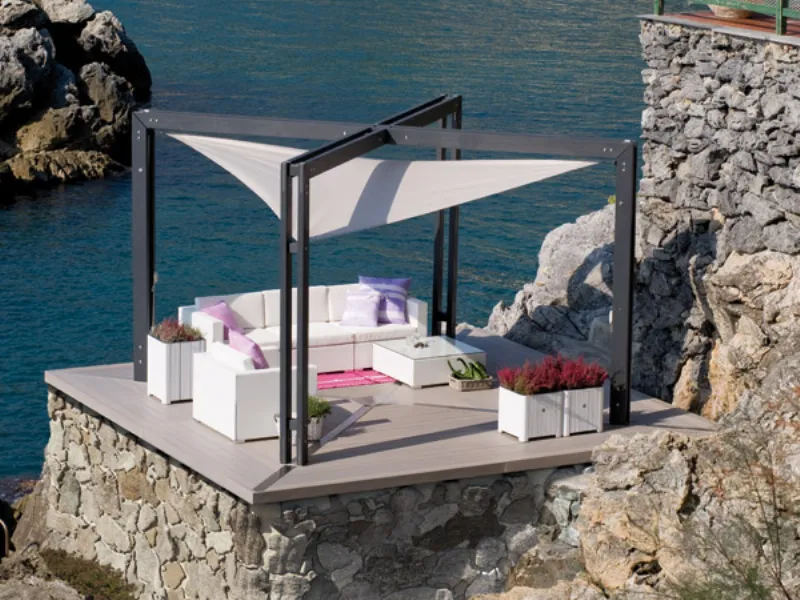 Salotto sul mare con gazebo