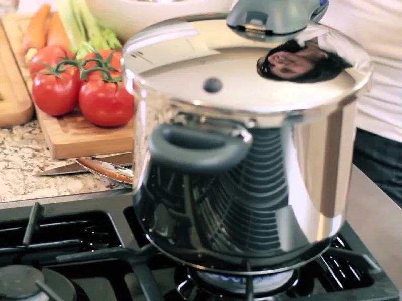 Cosa cucinano gli italiani con la pentola a pressione?