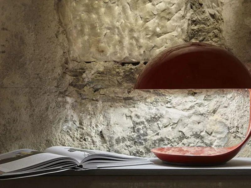 Lampada da tavolo Cobra Design di Martinelli Luce