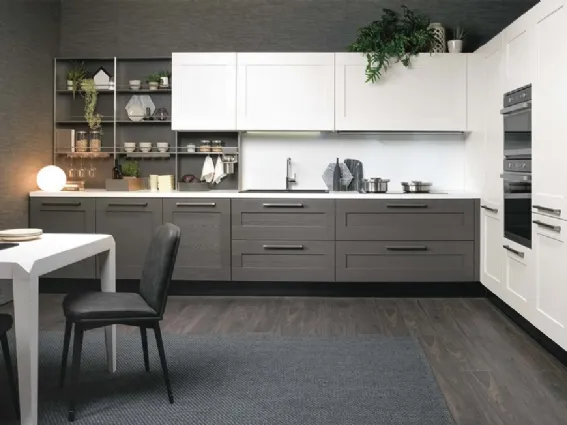 Cucina moderna di Lube in bianco e grigio