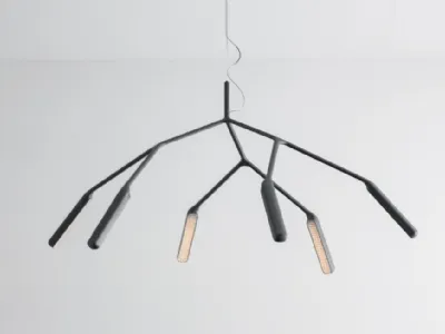 Il leggero chandelier Osidio, designed by Michele De Lucchi