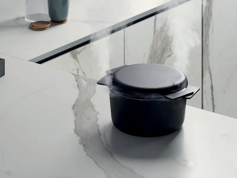 Cooking Surface Prime è il piano cottura rivestito dalle lastre ABK Group