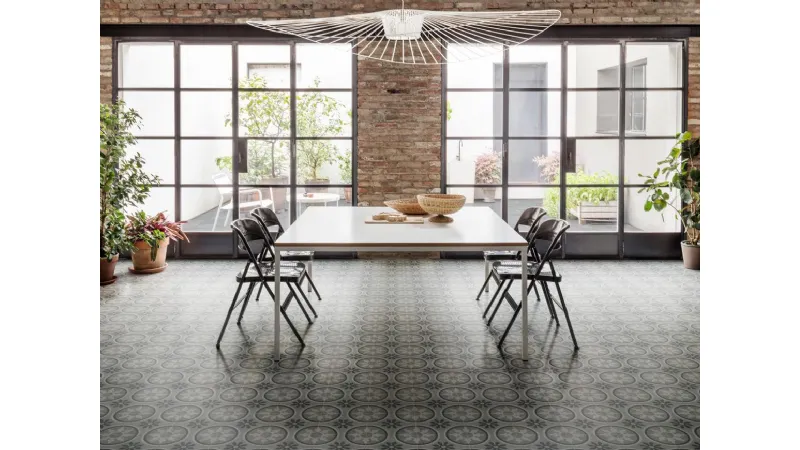 Crogiolo D_Segni di Marazzi apre al mondo delle classiche cementine
