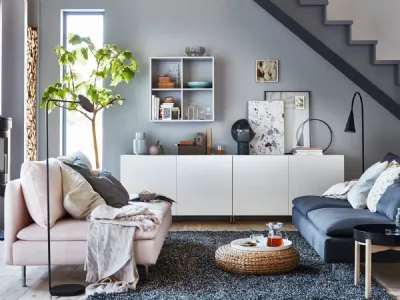 Due divani Söderhamn dai colori diversi per il soggiorno Ikea