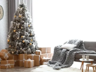 Un albero bicolor che punta a oro e bianco per una eleganza minimale