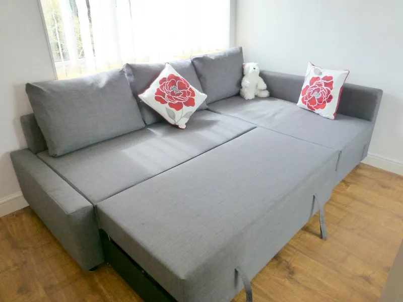 Divano letto Ikea modello Friheten