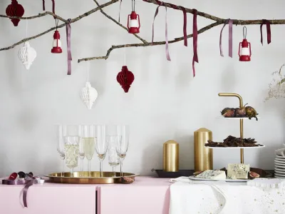 La tavola di Natale con addobbi Ikea
