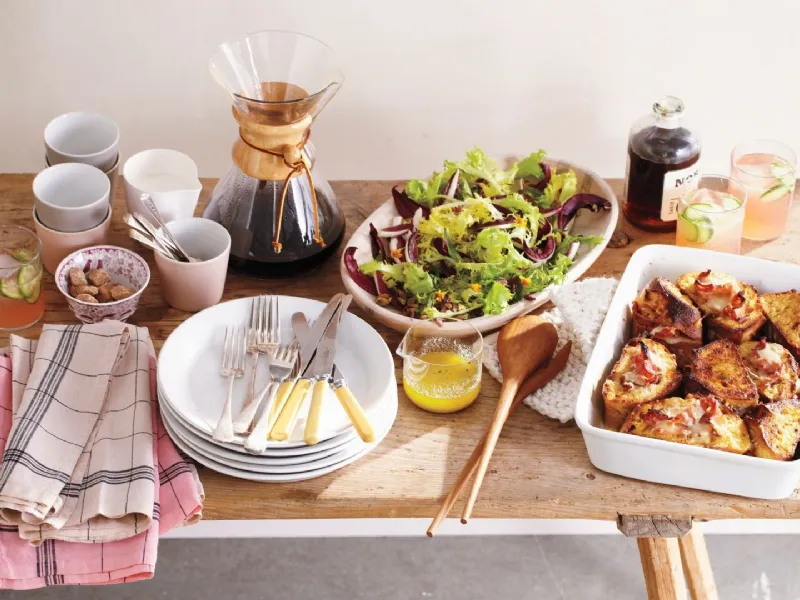 tavolo preparato per brunch