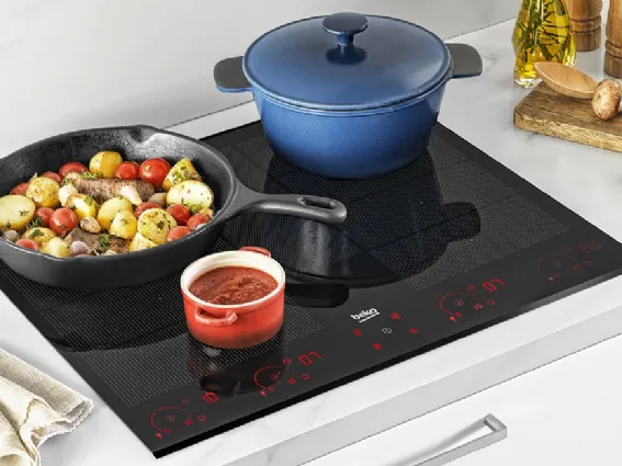 Il piano cottura a induzione HII68811NT di Beko